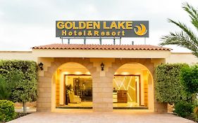 Golden Lake Marina Hotel